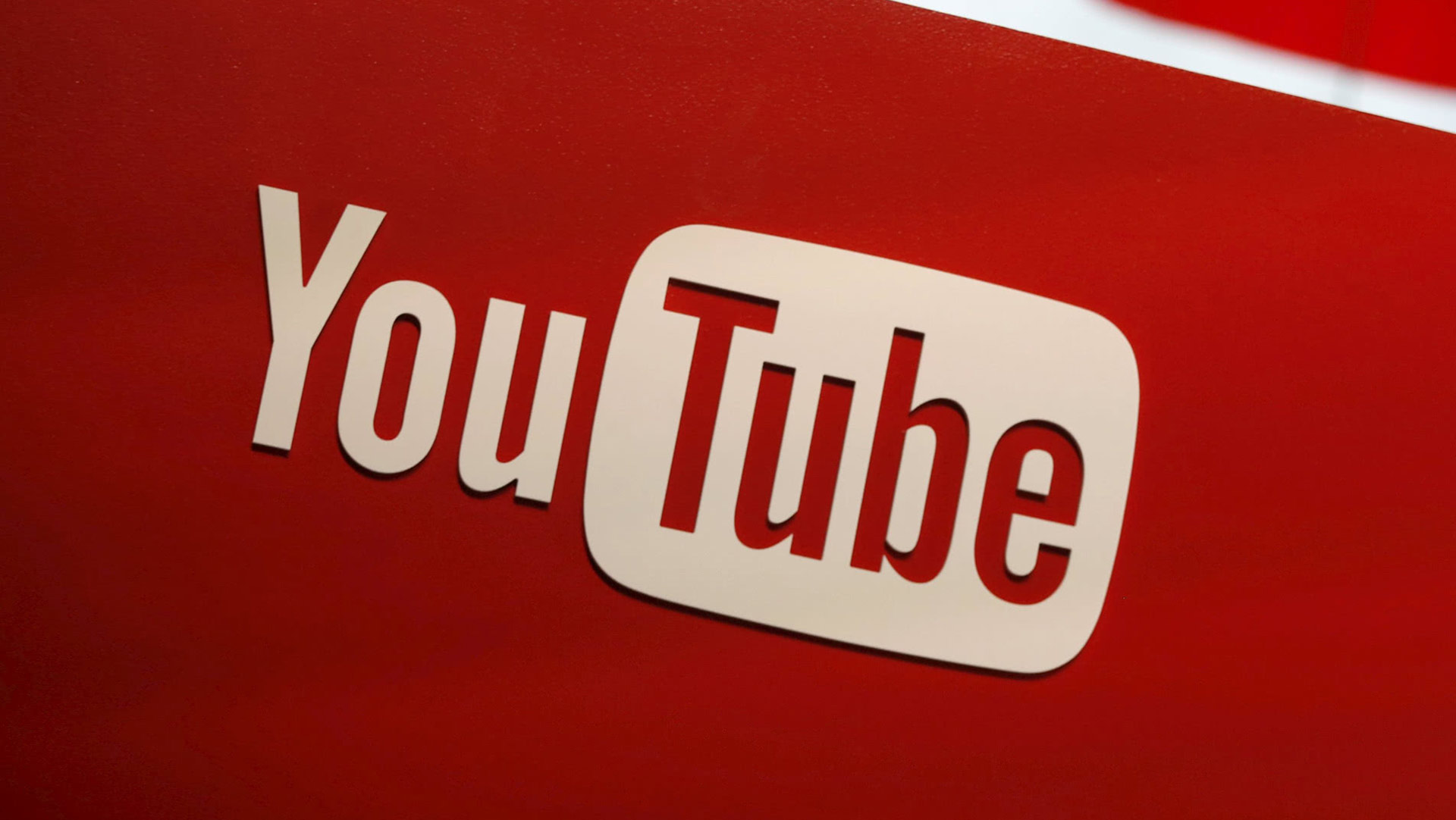 Подробнее о статье YouTube собирается бороться с контентом от ИИ с помощью контента от ИИ