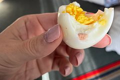 Подробнее о статье На фотографии вареного куриного яйца заметили отвратительную деталь