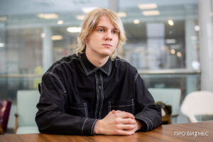 Подробнее о статье Как быстро начать зарабатывать на YouTube: история белорусского парня, который «порвал» все алгоритмы